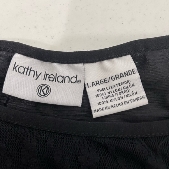 Kathy Ireland basic black fully lined tank top with lace floral design. Size LRG - Picture 3 of 4